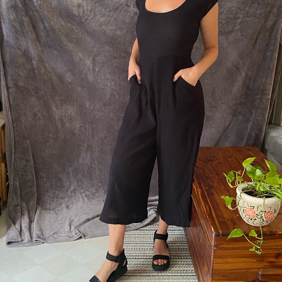 Black jumpsuit from Anthropologie - Picture 15 of 17